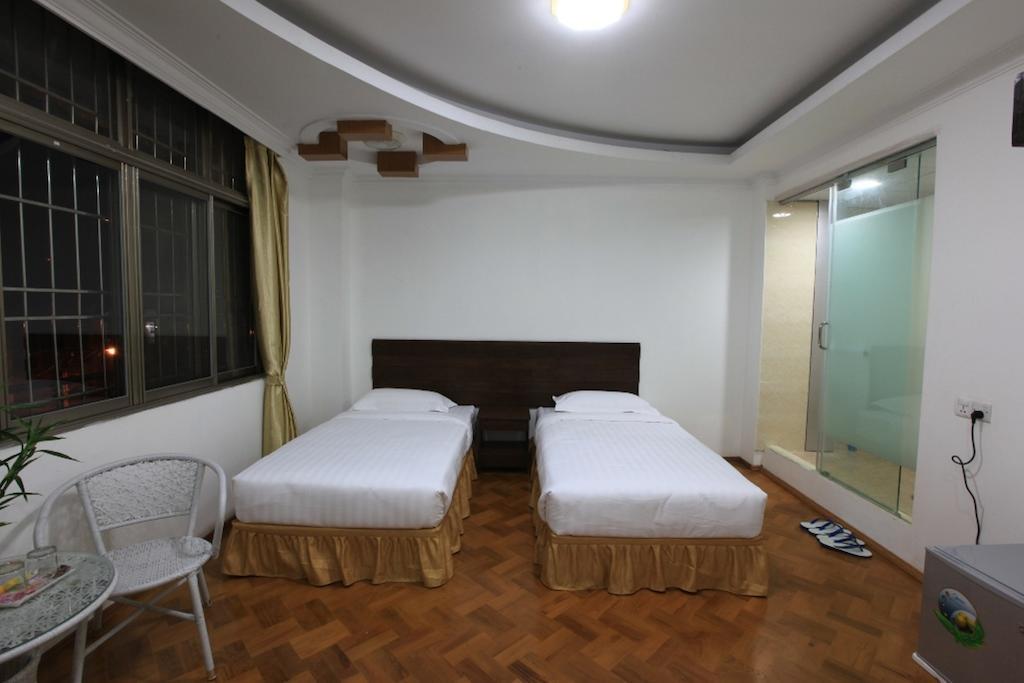 Yangon Regency Hotel Exterior foto